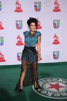 los angeles, 10 de novembro - alejandra guzman chega ao 12º latin grammy awards no mandalay bay em 10 de novembro de 2011 em las vegas, nv foto