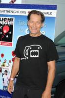 los angeles, 1 de outubro - james remar chegando ao light the night hollywood walk 2011 no sunset gower studios em 1 de outubro de 2011 em los angeles, ca foto