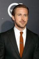 los angeles, 6 de dezembro - ryan gosling na estreia mundial de la la land no village theatre em 6 de dezembro de 2016 em westwood, ca foto