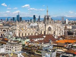 hdr duomo di milano catedral em milão foto