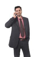retrato corporativo empresário atraente sorrindo usando telefone celular