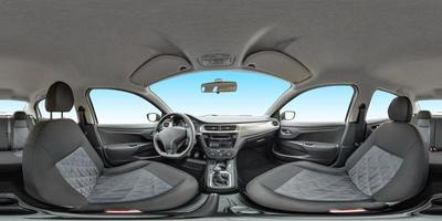 vista de ângulo de 360 graus de panorama completo isolado no salão de couro interior do carro moderno de prestígio no panorama esférico equidistante equirretangular. skybox para conteúdo vr ar foto