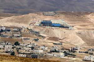 o deserto da Judéia no Oriente Médio em Israel. desde os tempos antigos, este lugar serviu de refúgio para eremitas e rebeldes. foto