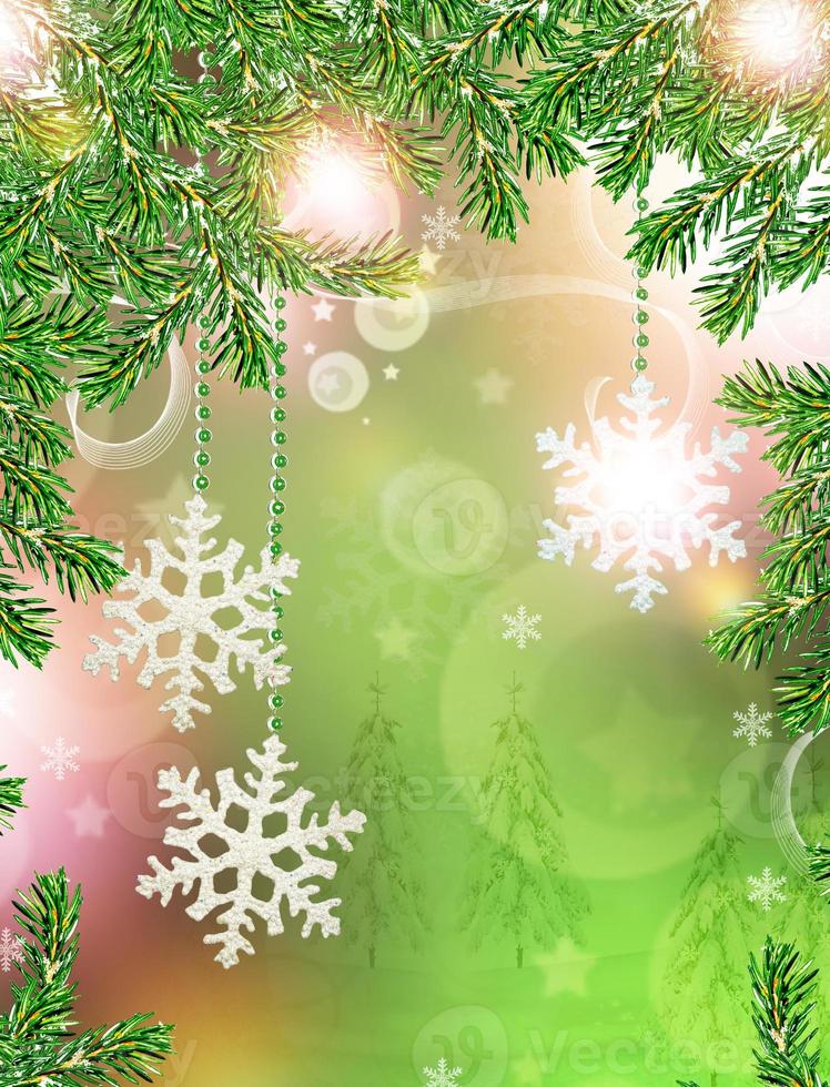 Weihnachtsbaum mit Spielzeug geschmückt foto