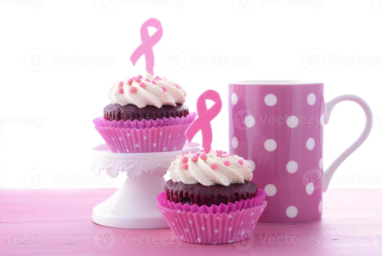 Pink Ribbon Charity für Frauen Gesundheit Bewusstsein Cupcakes. foto