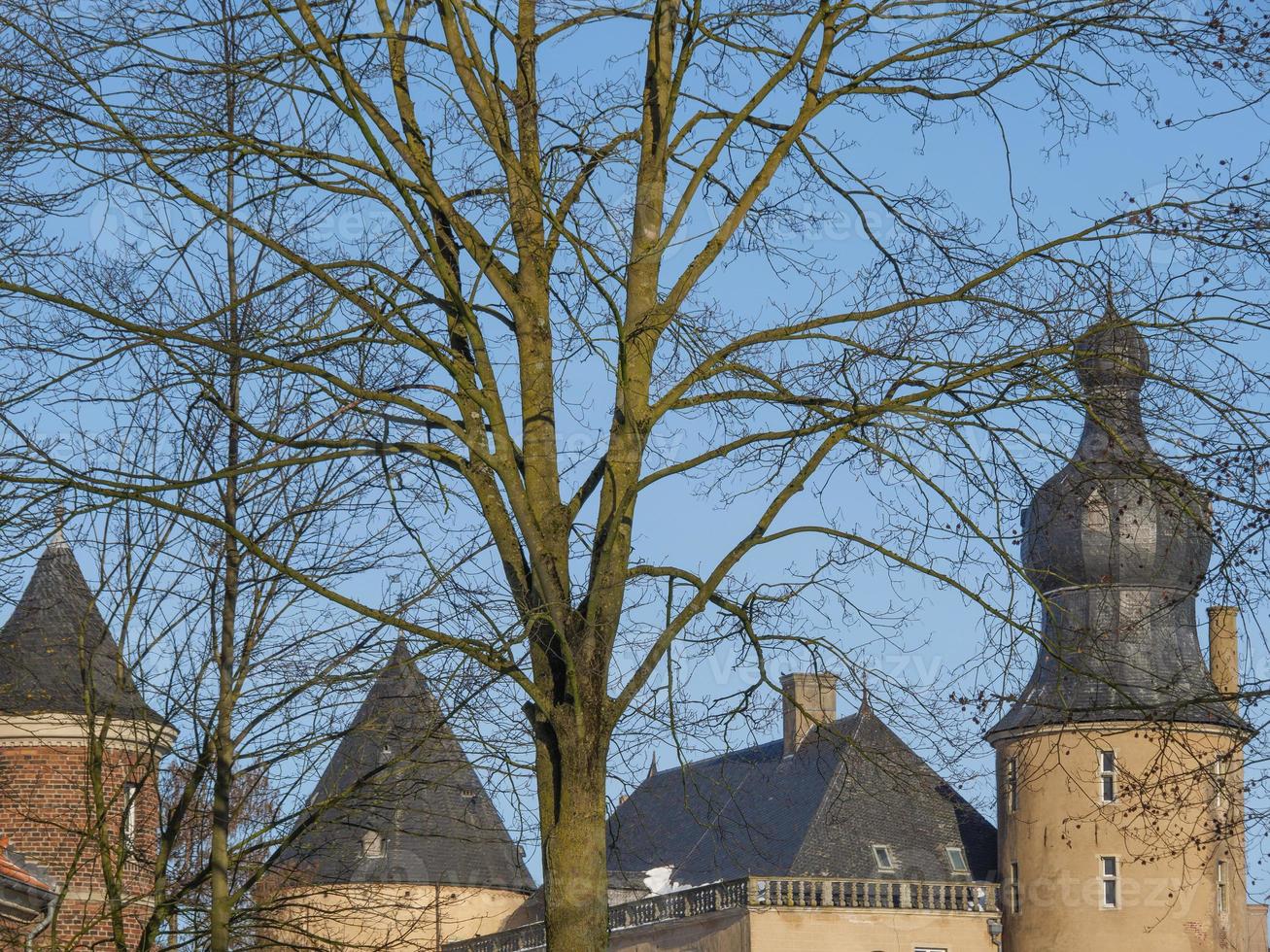 Winterzeit auf einem Schloss in Deutschland foto