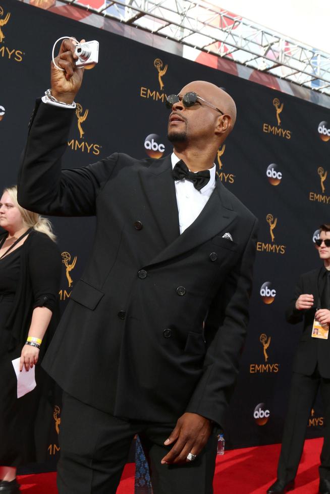 los angeles, 18. september - damon wayans bei den primetime emmy awards 2016, ankunft im microsoft theater am 18. september 2016 in los angeles, ca foto