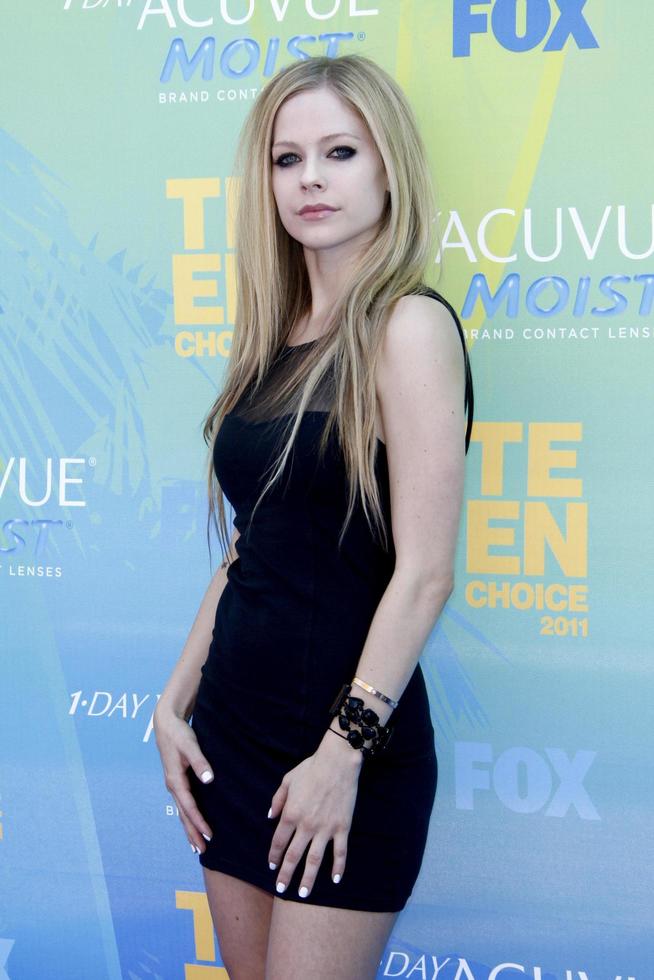 Los Angeles, 7. August - Avril Lavigne kommt am 7. August 2011 bei den Teen Choice Awards 2011 im Gibson Amphitheater in Los Angeles, ca. an foto