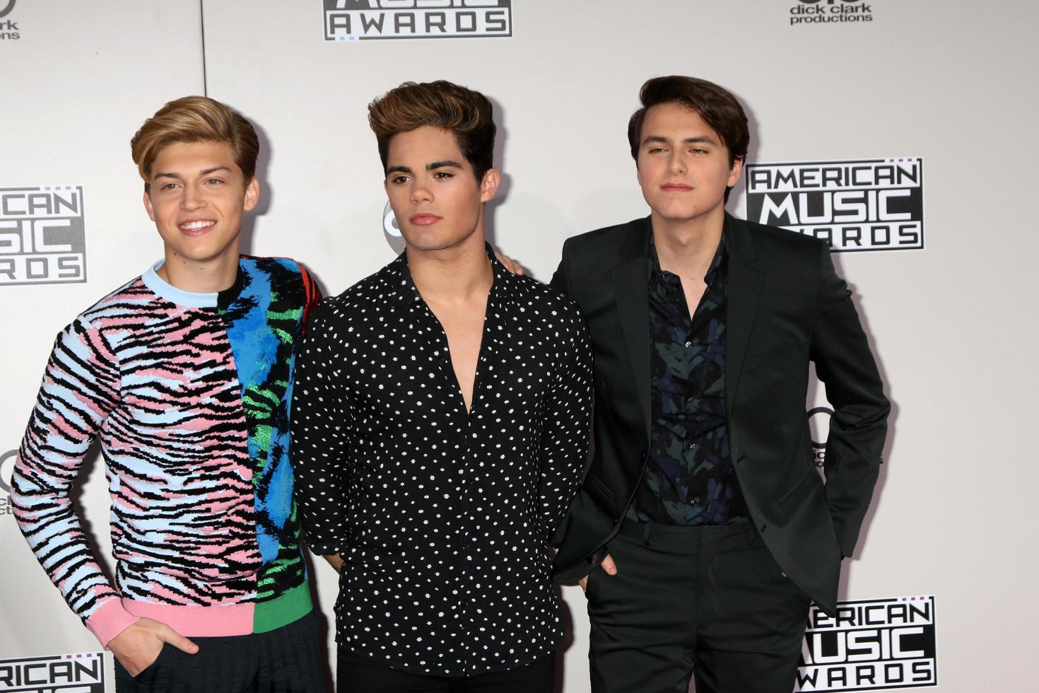 los angeles, nov 20 - emery kelly, ricky garcia, liam attridge, forever in your mind bei den american music awards 2016 im microsoft theater am 20. november 2016 in los angeles, ca foto