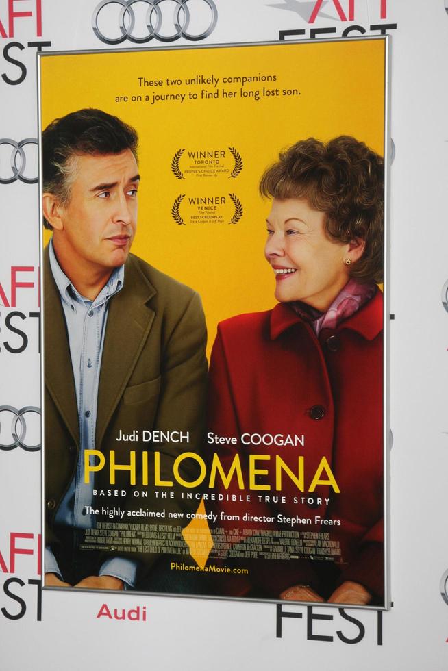 los angeles, nov 13 - philomena poster bei der philomena special screening beim afi fest im tcl chinese theater am 13. november 2013 in los angeles, ca foto