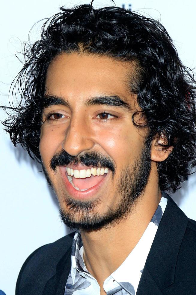 los angeles, nov 11 - dev patel bei der lion afi fest premiere in tcl chinese 6 theaters am 11. november 2016 in los angeles, ca foto