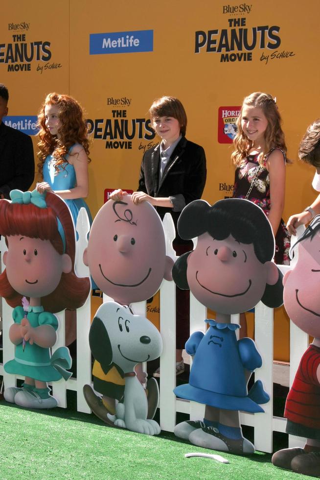 Los Angeles, 1. November - Peanuts Synchronsprecher bei der Premiere des Peanuts-Films Los Angeles im Village Theatre am 1. November 2015 in Westwood, ca foto