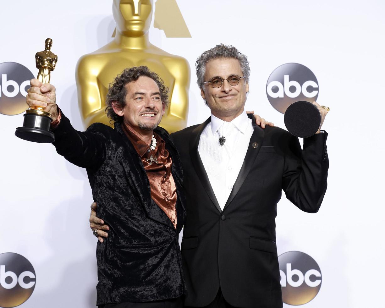 Los Angeles, 28. Februar - Mark Mangini, David White bei den 88. Annual Academy Awards, Presseraum im Dolby Theatre am 28. Februar 2016 in Los Angeles, ca foto