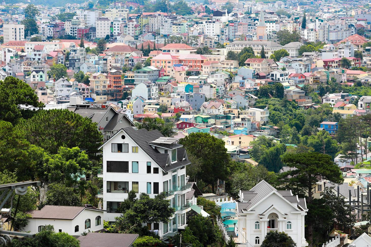 da lat stadt, vietnam - juli 15,2022 landschaft in der stadt da lat stadt, vietnam ist ein beliebtes touristenziel. Touristenstadt im entwickelten Vietnam. foto