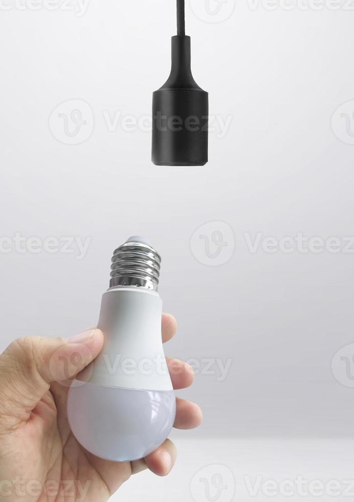Energiespar-LED-Lampenwechsel foto