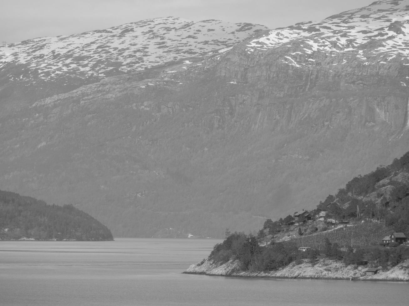 malerisches norwegen im frühling foto