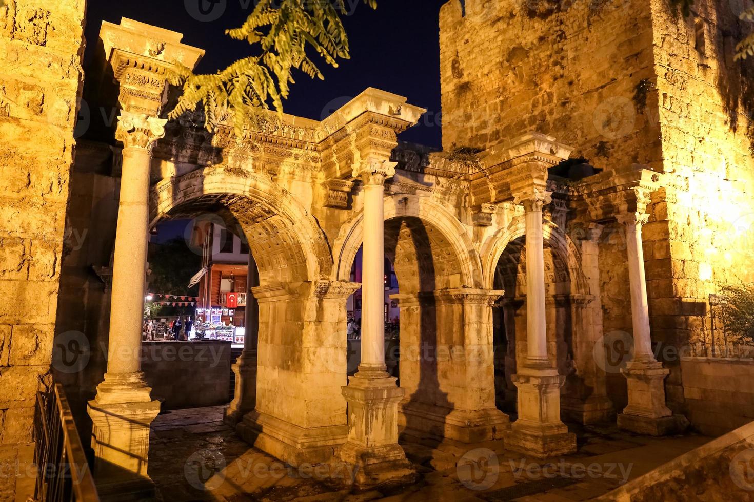 Hadrianstor in Antalya, Türkei foto