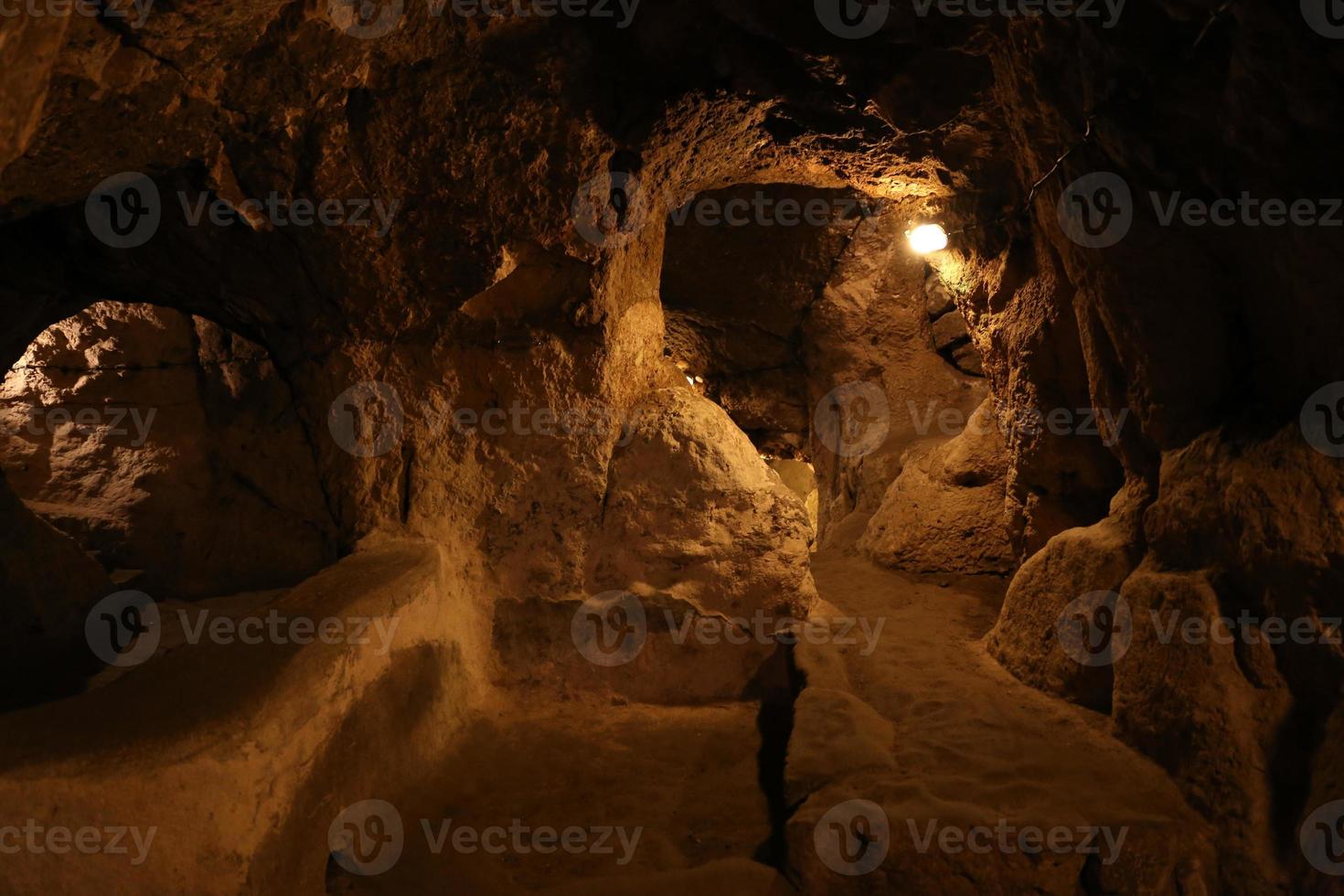 unterirdische stadt derinkuyu in kappadokien foto