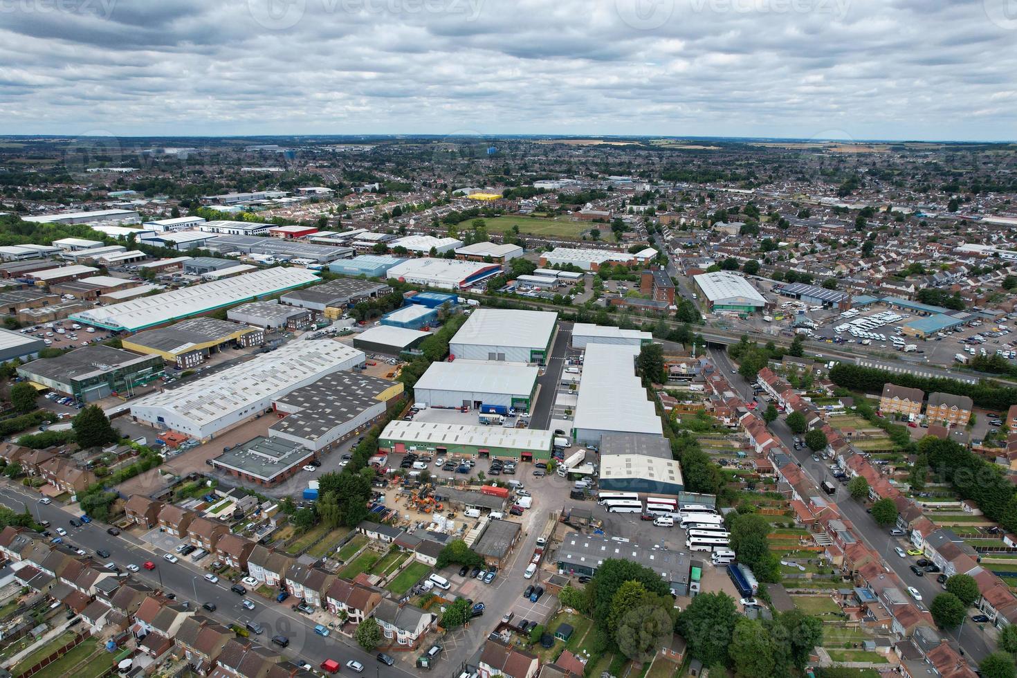 Luftaufnahmen aus dem hohen Winkel des Dallow-Industriegebiets in der Stadt Luton in England, Großbritannien foto