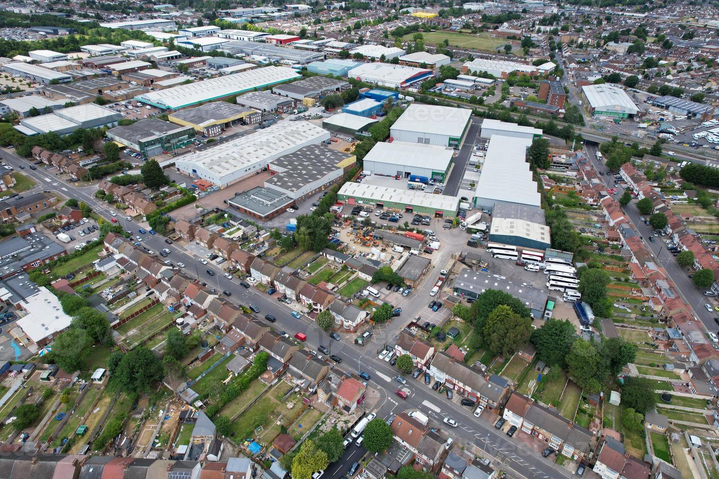 Luftaufnahmen aus dem hohen Winkel des Dallow-Industriegebiets in der Stadt Luton in England, Großbritannien foto