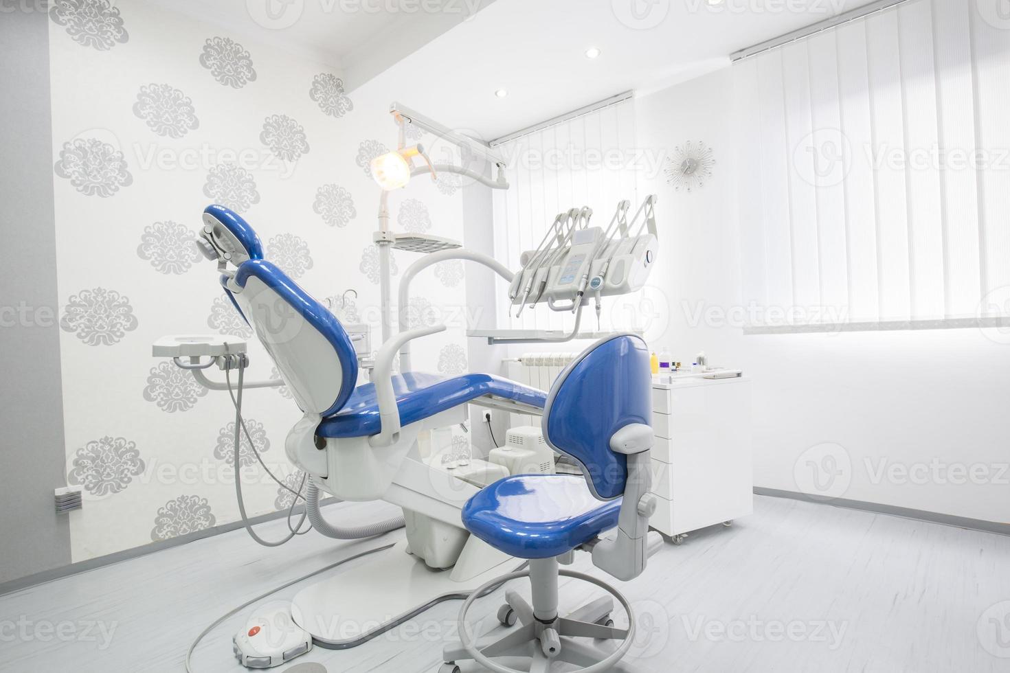 moderne Innenausstattung der Zahnarztpraxis foto