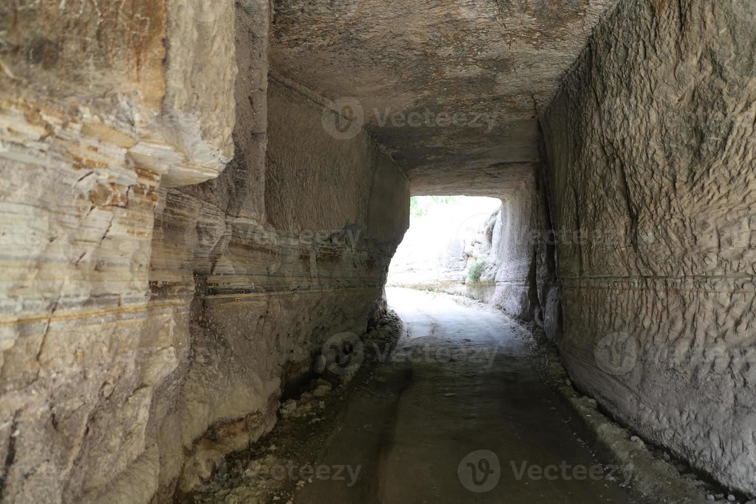 Geschnitzter Tunnel in Kappadokien foto