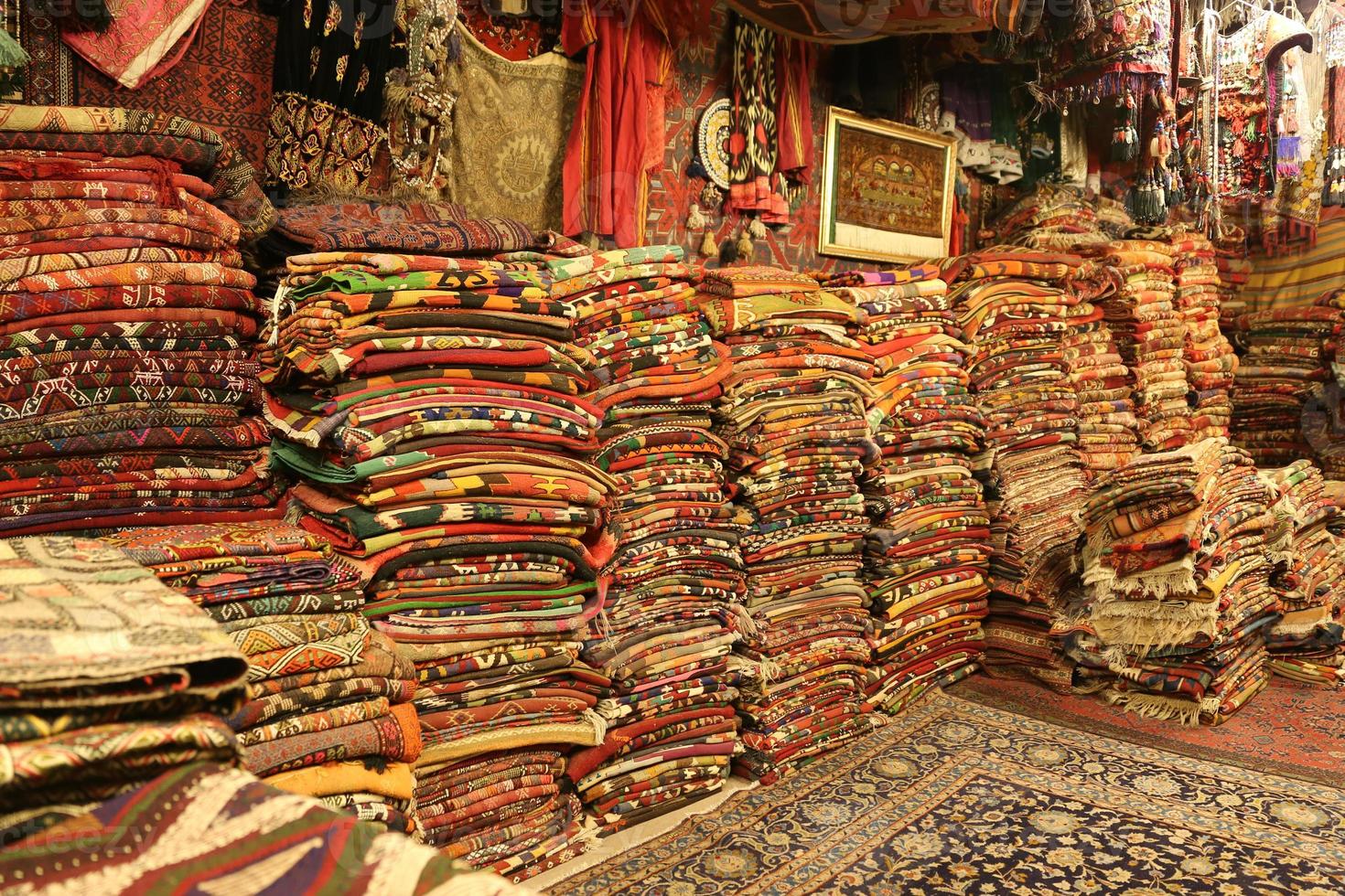 Türkische traditionelle Teppiche in Göreme, Nevsehir, Türkei foto