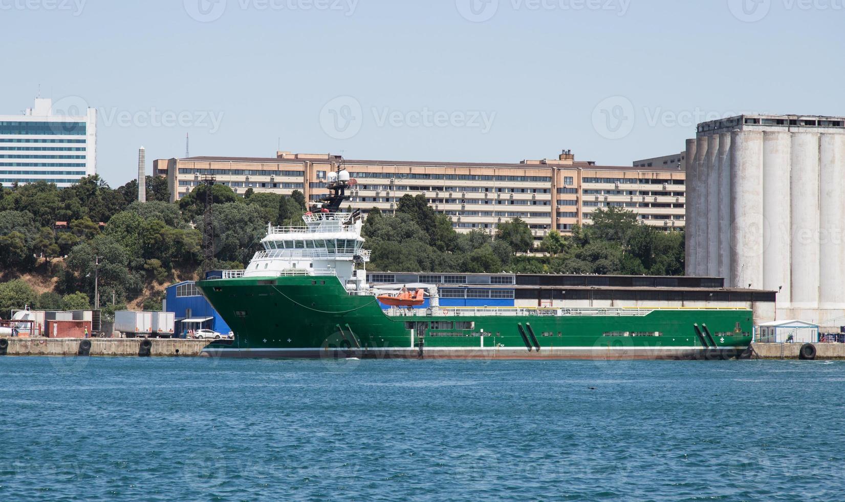 Schiff im Hafen foto