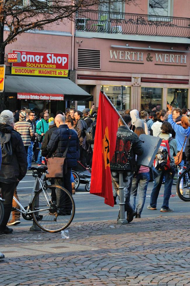 frankfurt, deutschland - 18. märz 2015 massen von demonstranten, demonstration blockupy foto