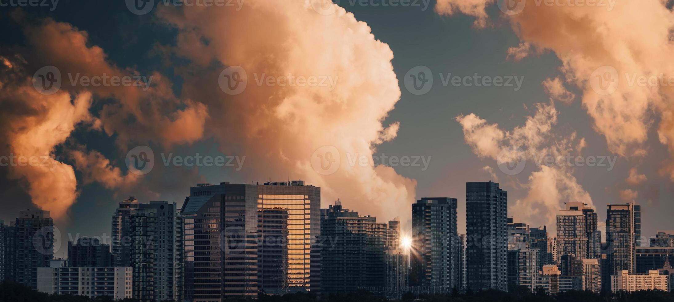 Panoramablick auf North York Teil von Toronto GTA, einem Wirtschaftszentrum außerhalb der Innenstadt von Toronto foto