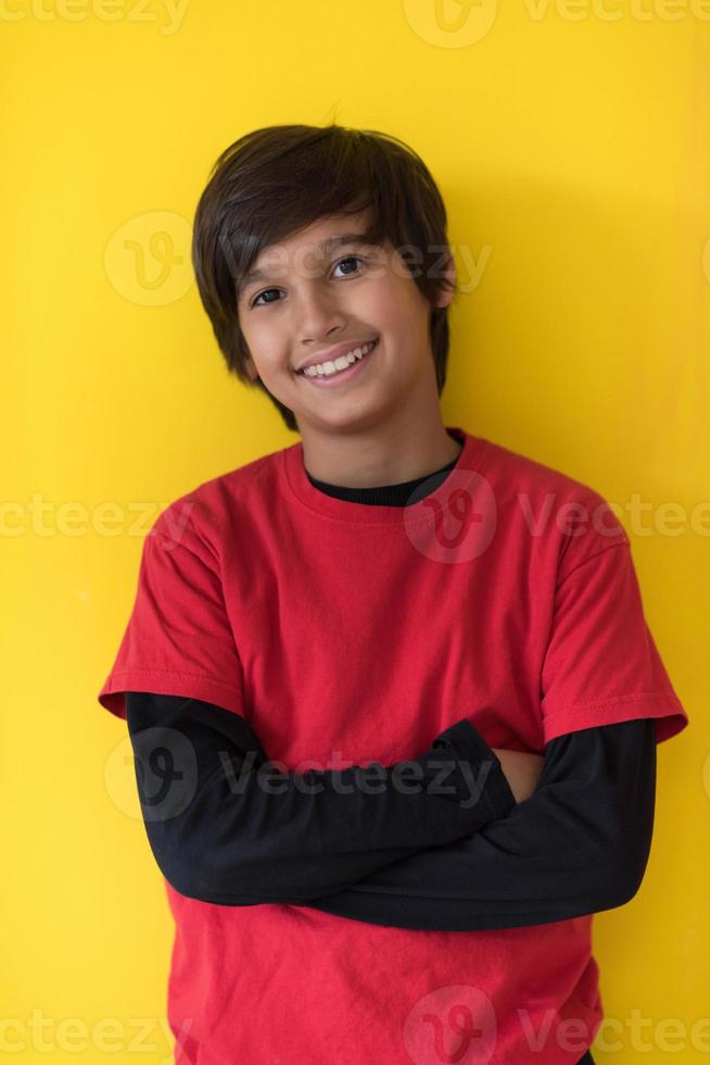 Porträt eines glücklichen Jungen foto