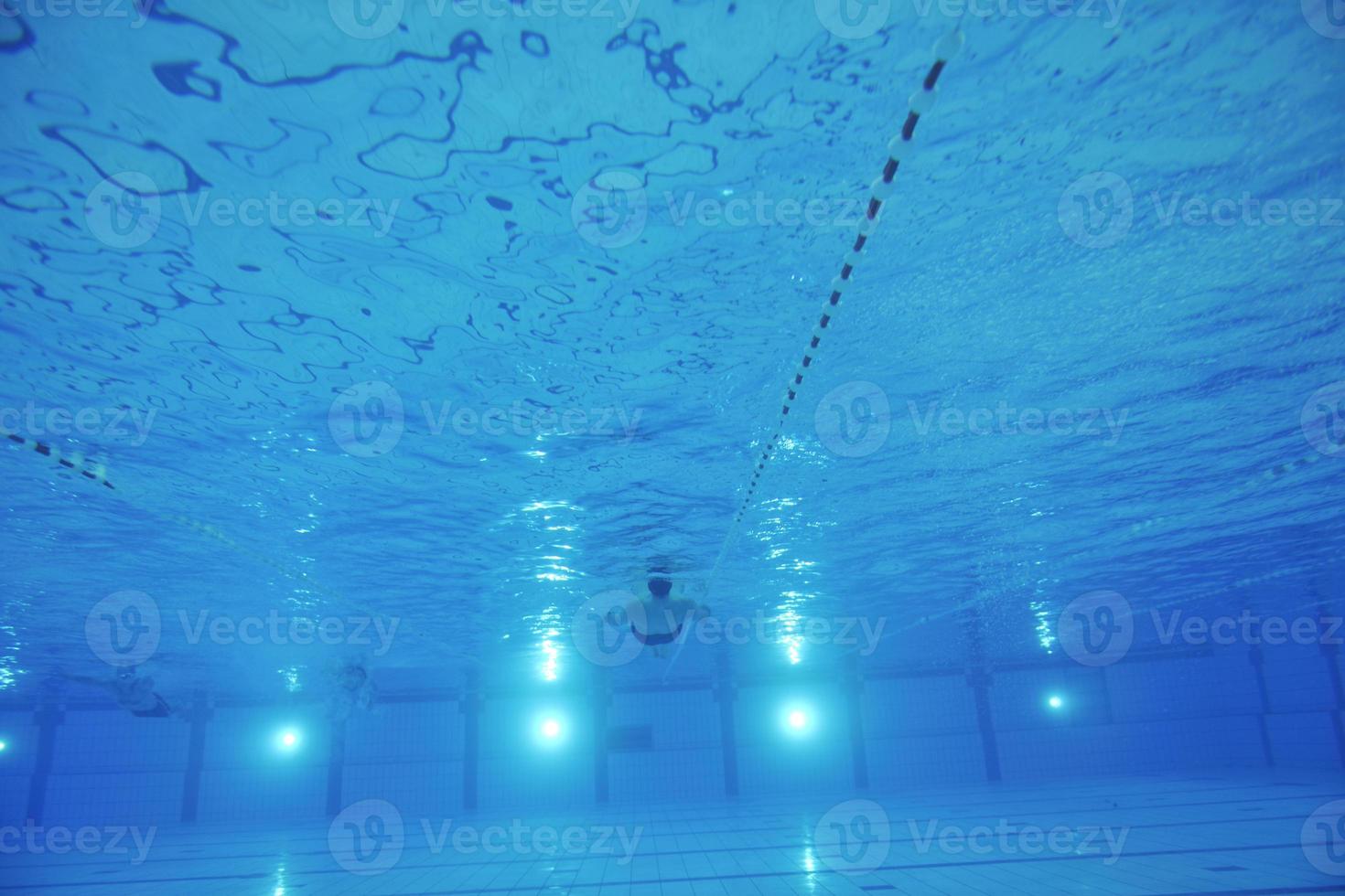 Schwimmbad unter Wasser foto