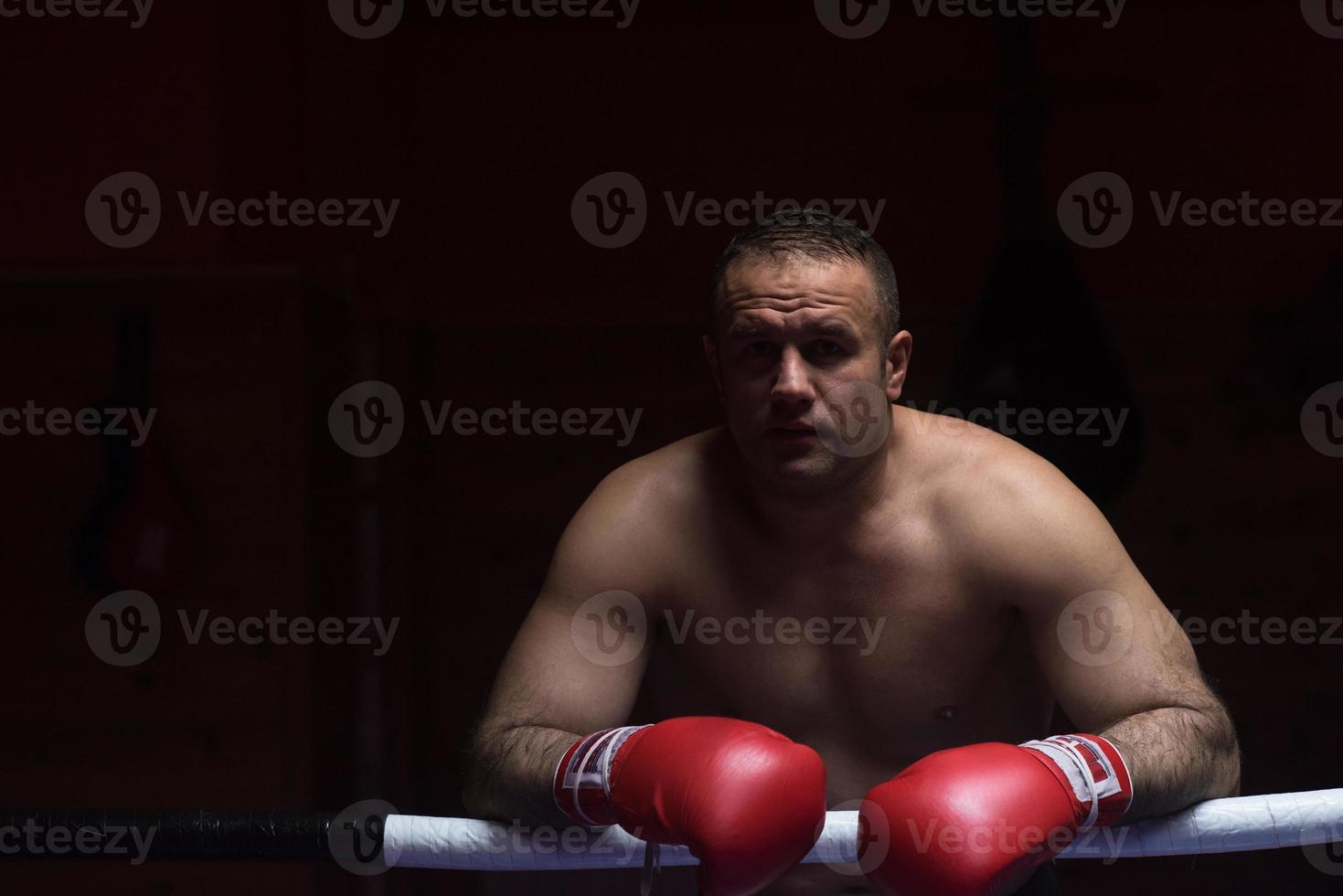 Porträt eines muskulösen Profi-Kickboxers foto