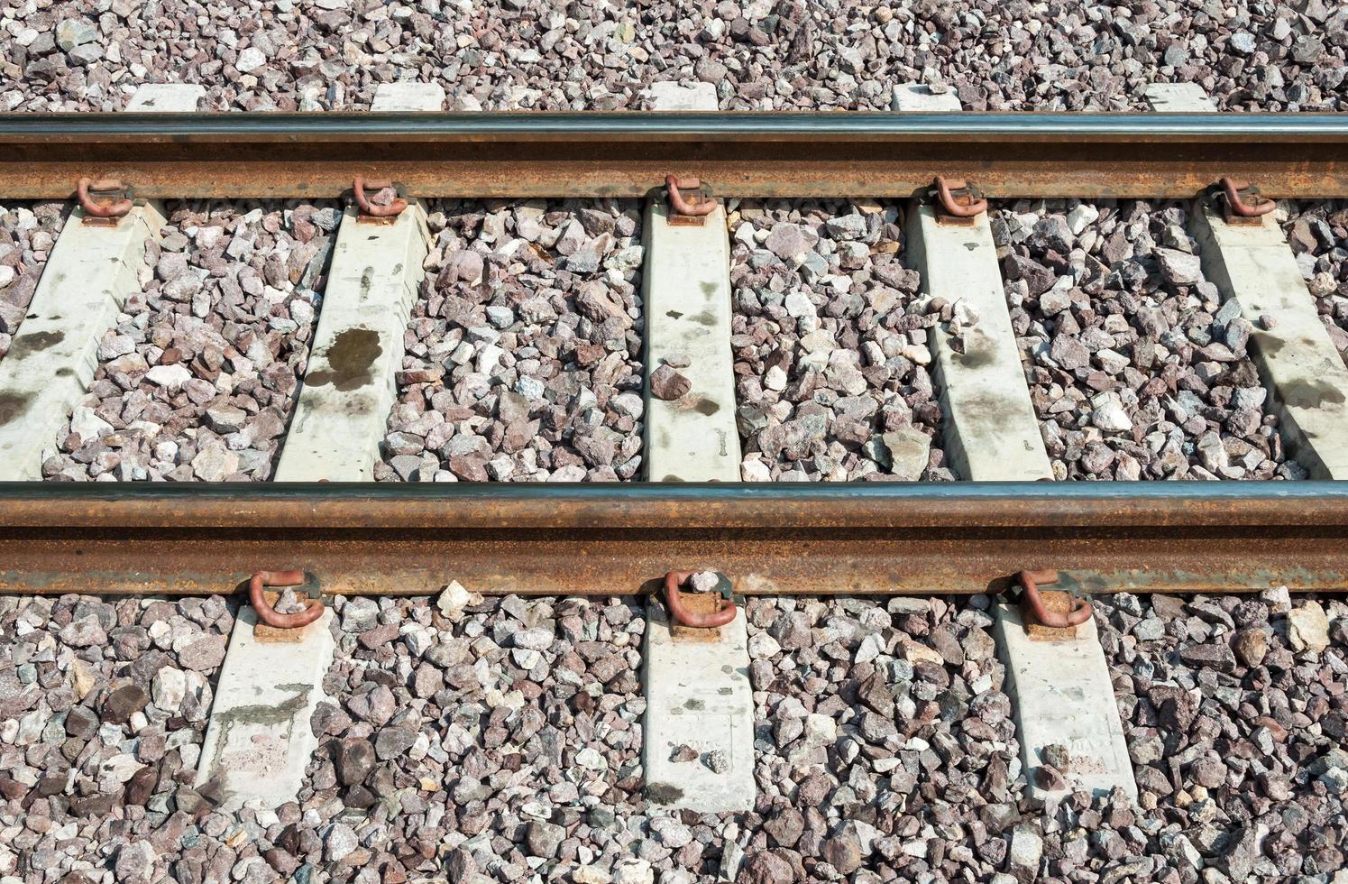 neue Bahngleise mit der Betonschwelle. foto