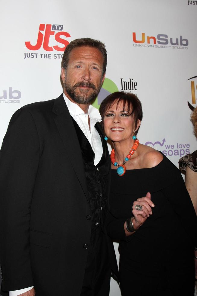 los angeles, 2. april - walt willey, colleen zenk bei den indie series awards 2014 im el portal theater am 2. april 2014 in north hollywood, ca foto