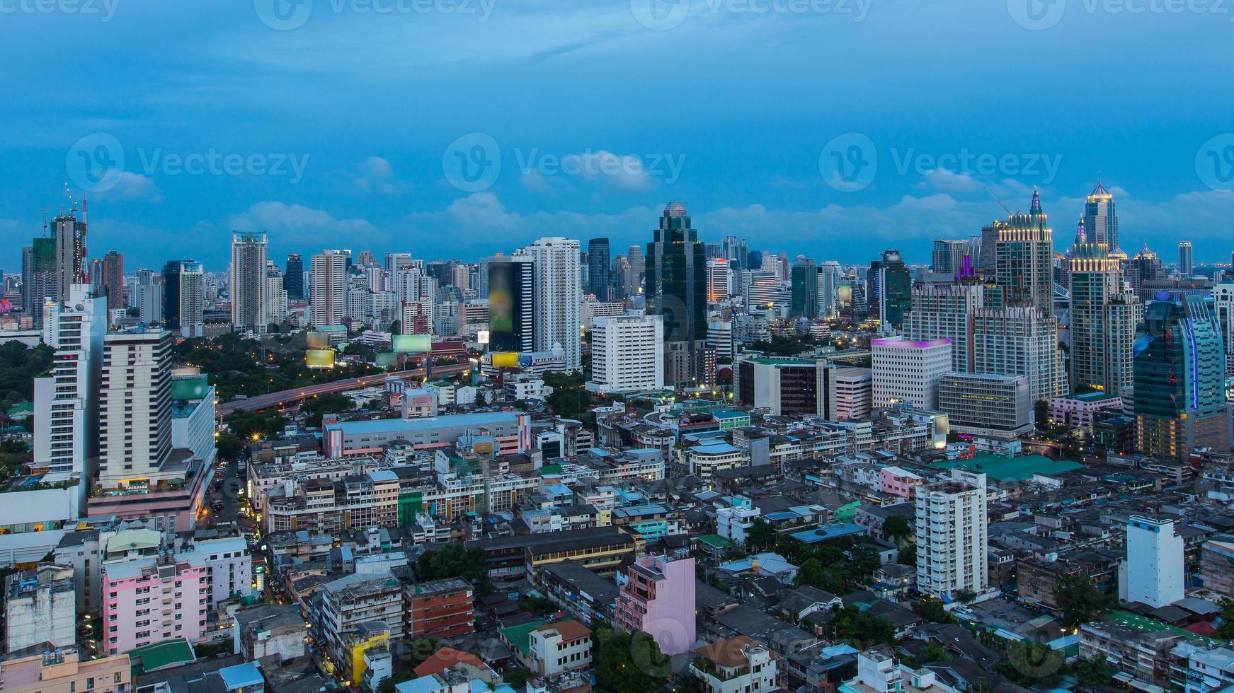 Bangkok Innenstadt Innenstadt Skyline Dämmerungszeit foto