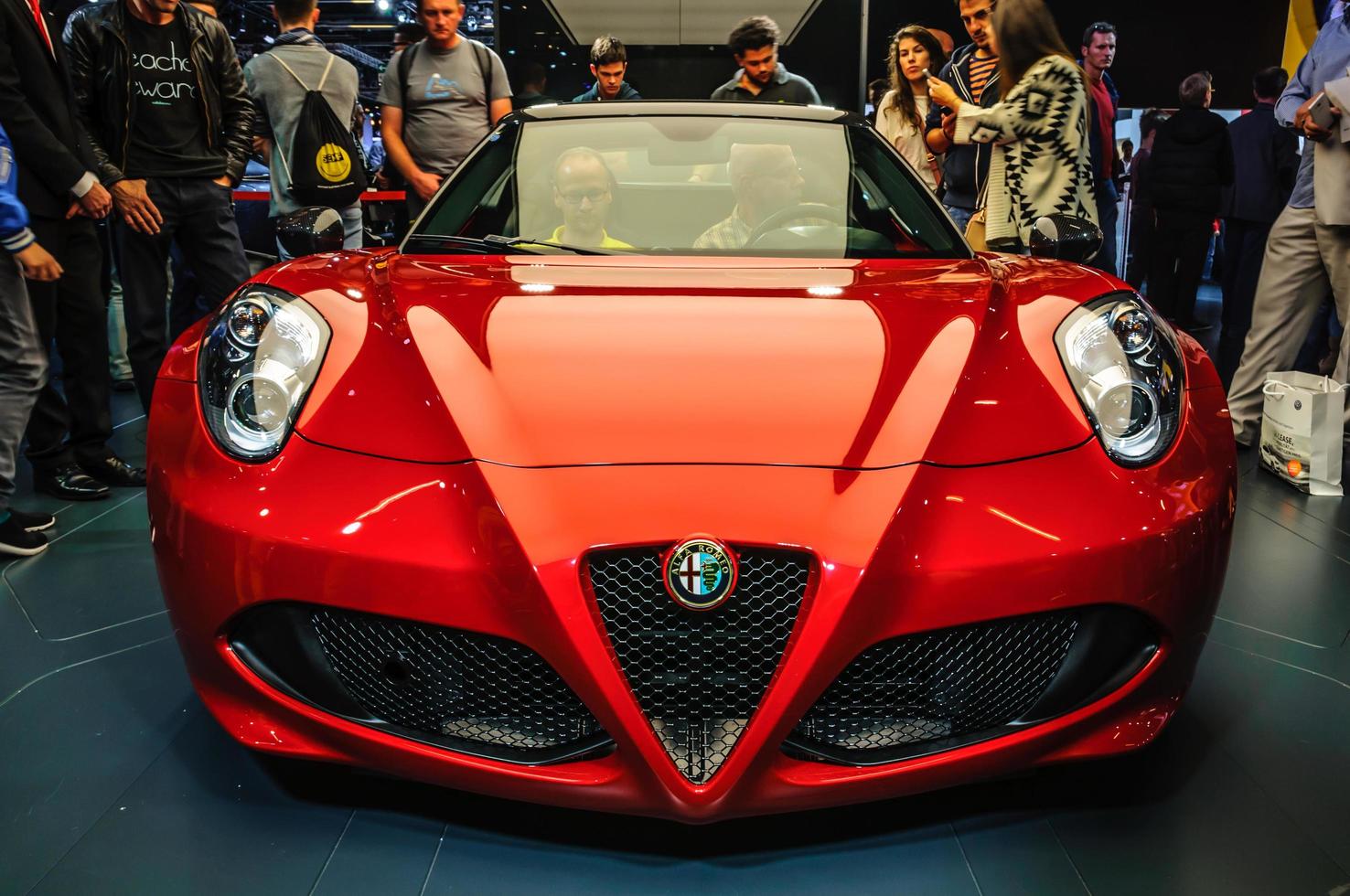 frankfurt - september 2015 alfa romeo 4c auf der iaa internatio vorgestellt foto