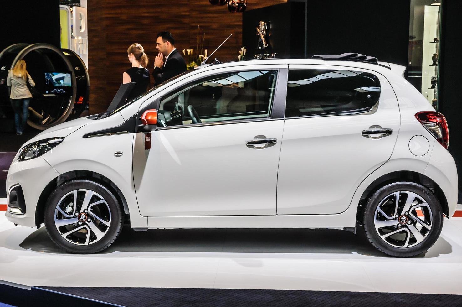 frankfurt - september 2015 peugeot 108 auf der iaa internationa vorgestellt foto