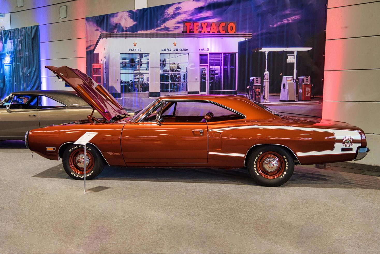 friedrichshafen - mai 2019 red orange dodge super bee 1970 bei motorworld classics bodensee am 11. mai 2019 in friedrichshafen, deutschland foto