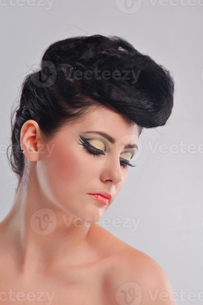 schöne Frau mit Luxus Make-up foto