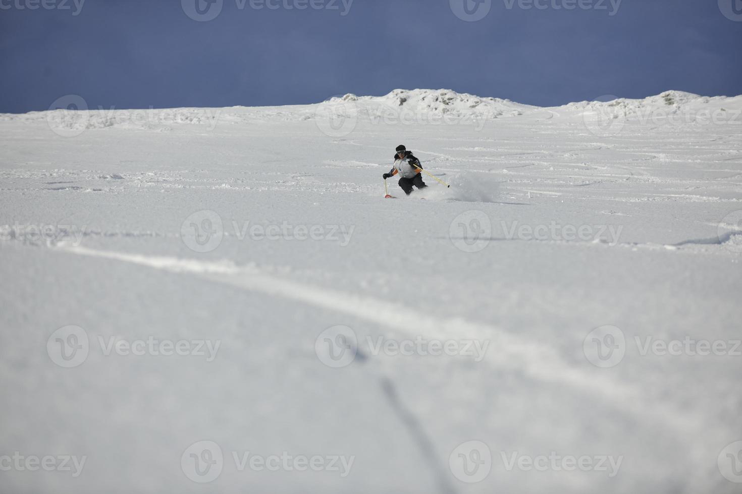 Skifahrer freie Fahrt foto