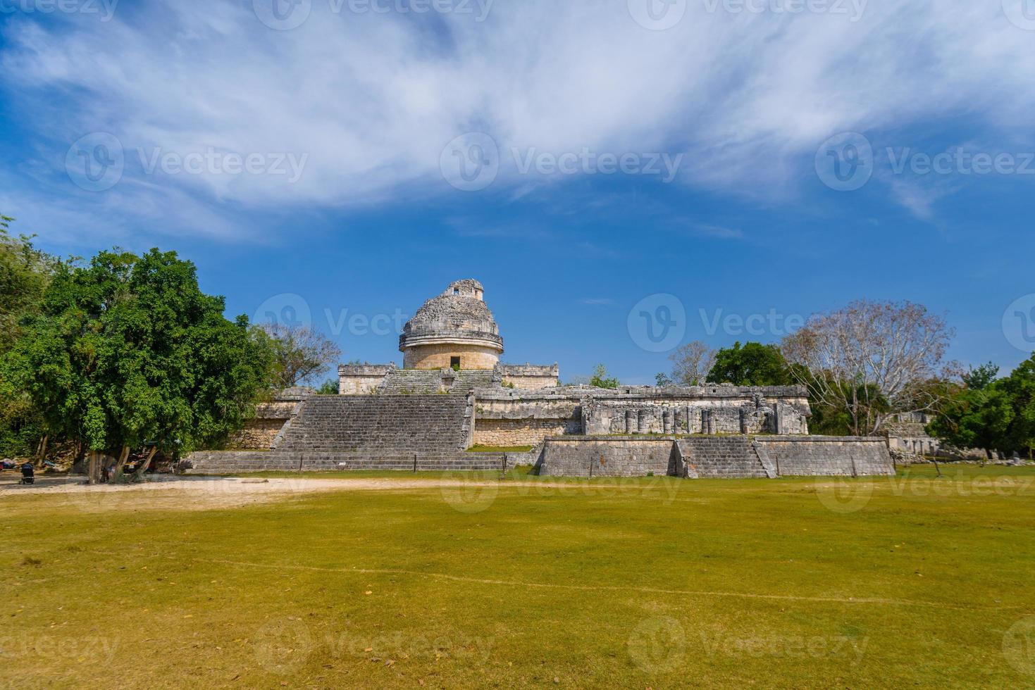 ruinen des el-caracol-observatoriumstempels, chichen itza, yucatan, mexiko, maya-zivilisation foto