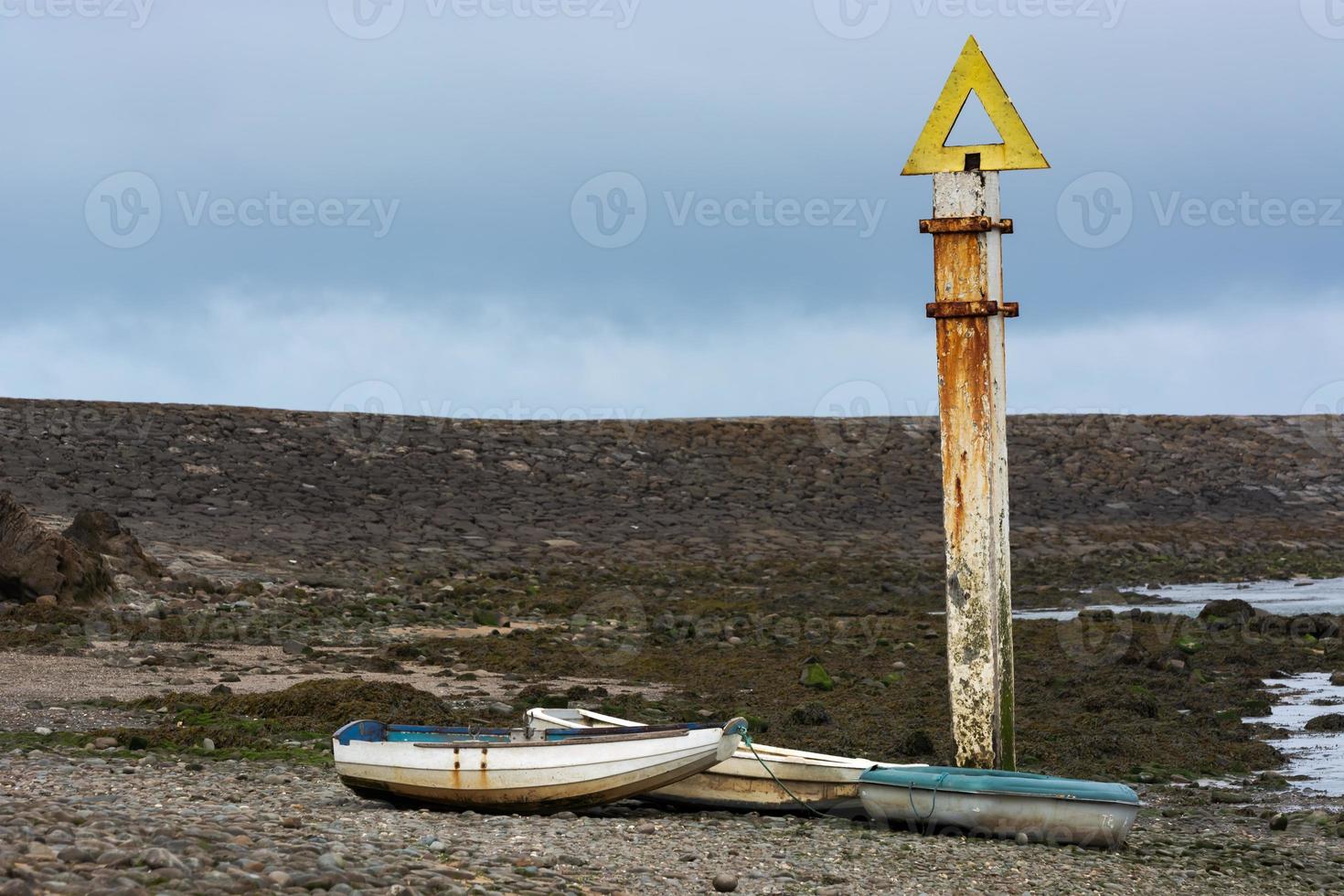 Ruderboote im Hafen von Bude foto