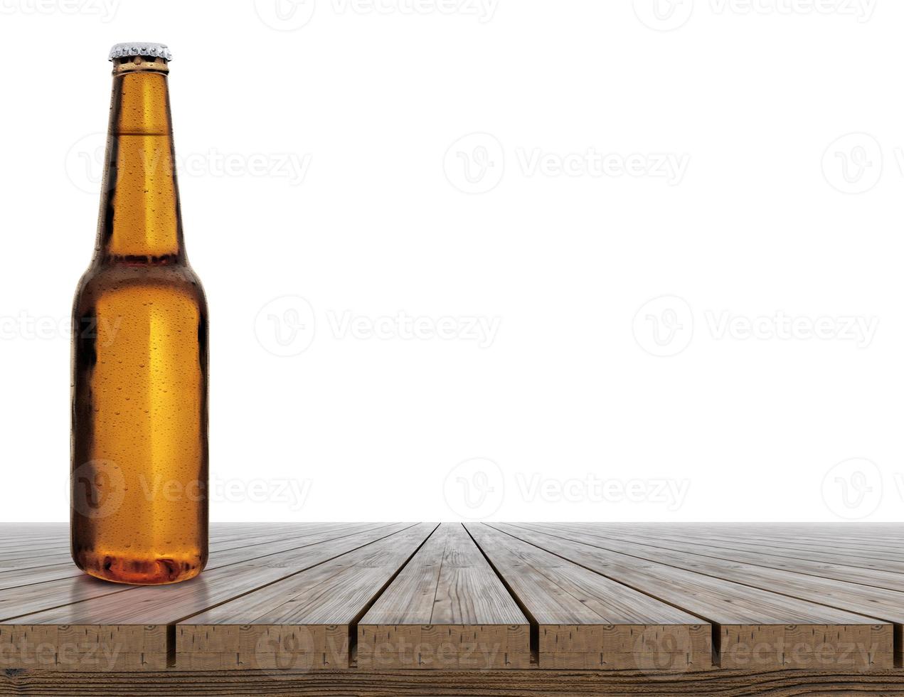 Bierflasche mit Wassertropfen auf Holztisch foto