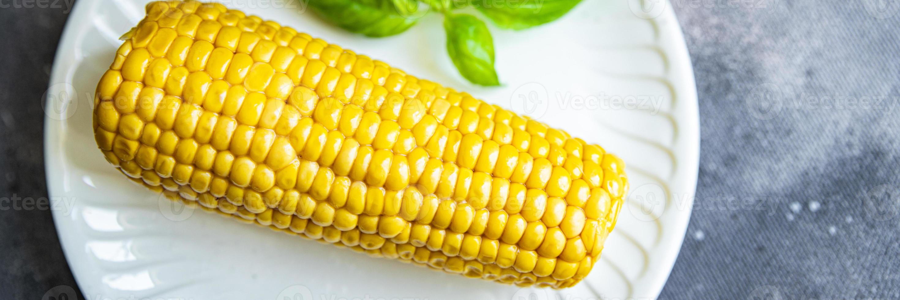 maiskolben gekochte küche frische mahlzeit essen snack diät auf dem tisch kopieren raum essen hintergrund foto