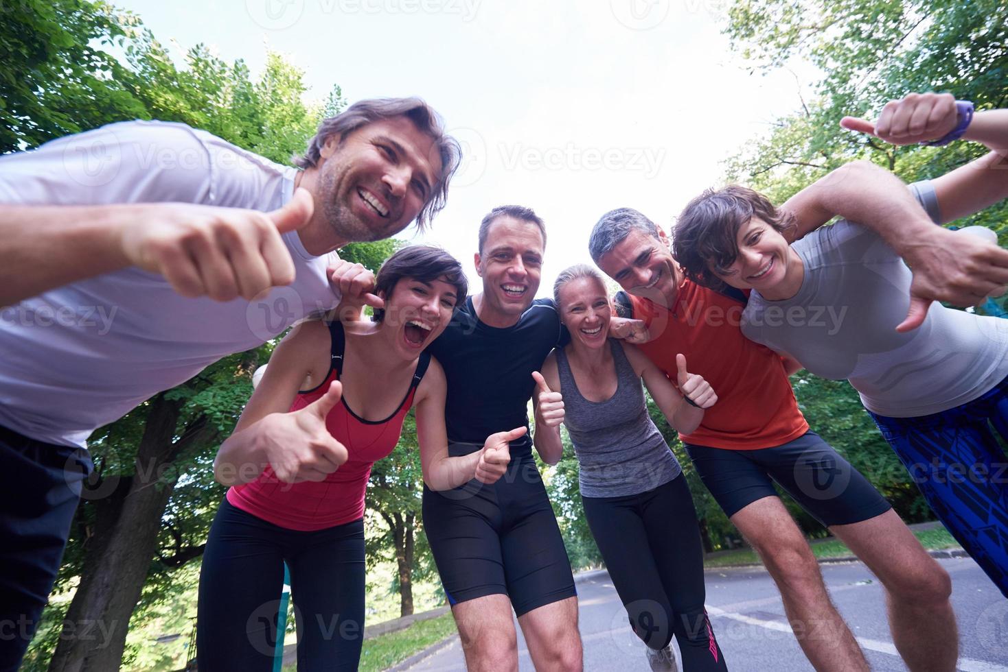 jogging people group viel spaß foto