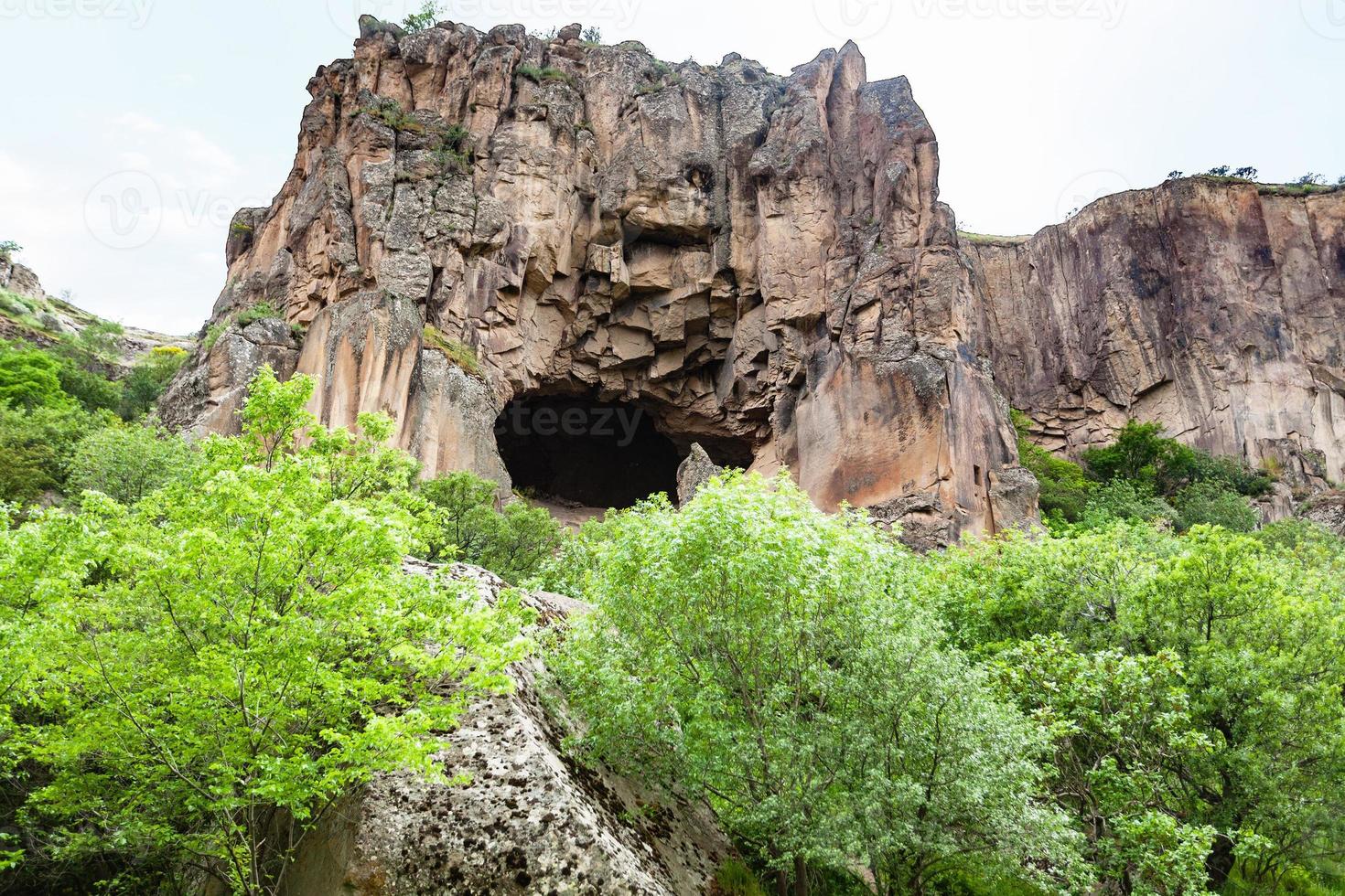 Alte Höhle im Ihlara-Tal in Kappadokien foto