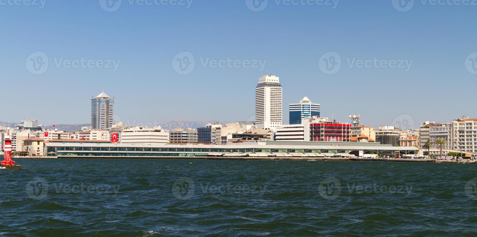 stadtbild von izmir, türkei foto