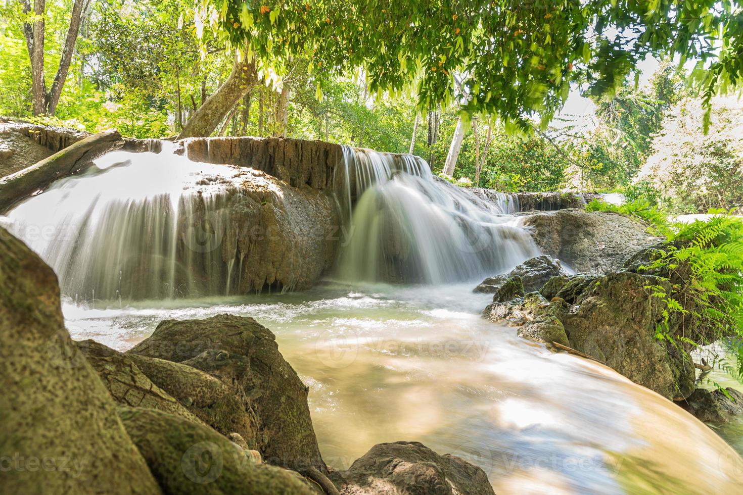 Chet Sao Noi Wasserfall im Nationalpark foto