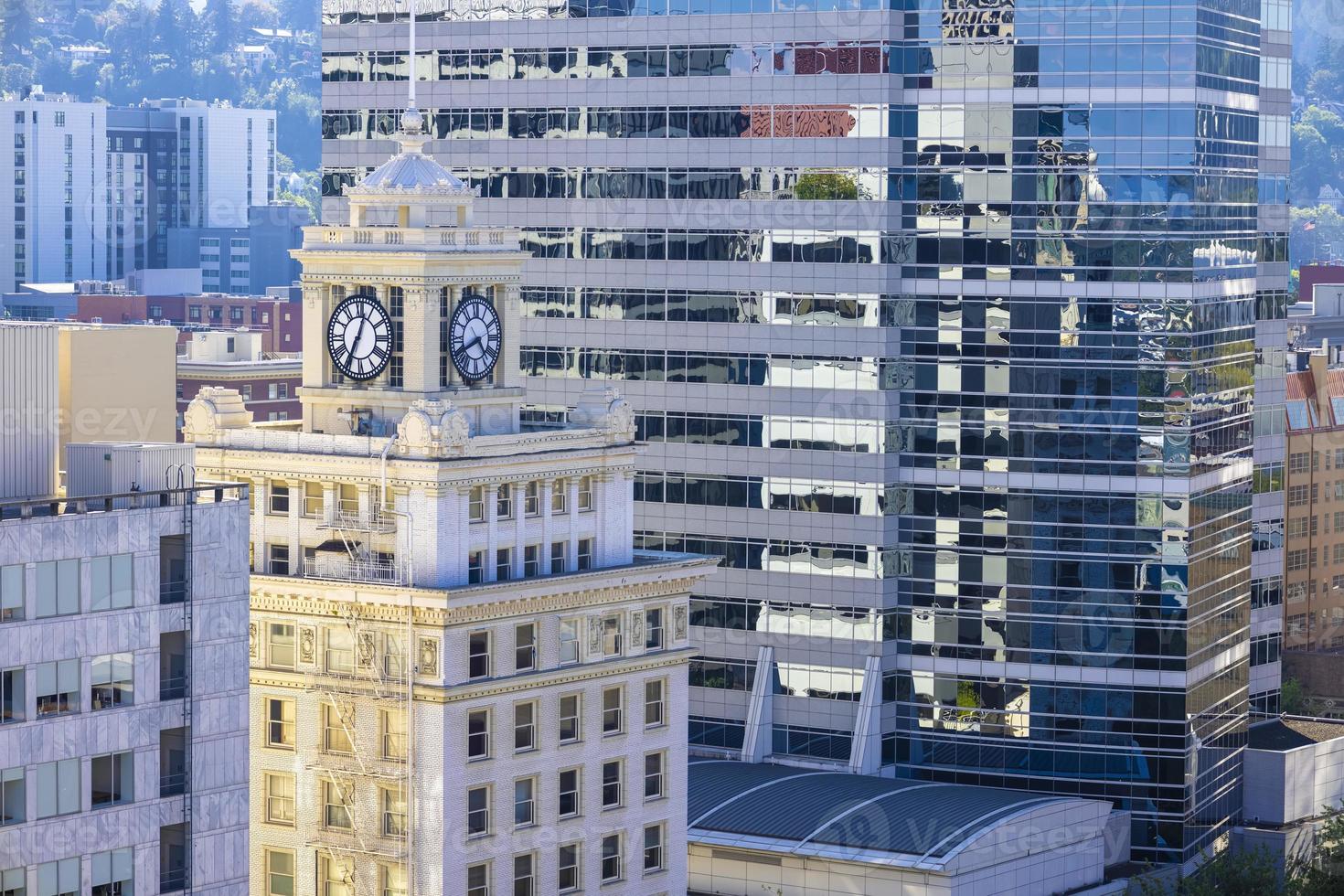 Usa, Panoramablick auf die Innenstadt und das Finanzzentrum von Portland City foto
